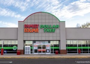 Family Dollar Dollar Tree facade